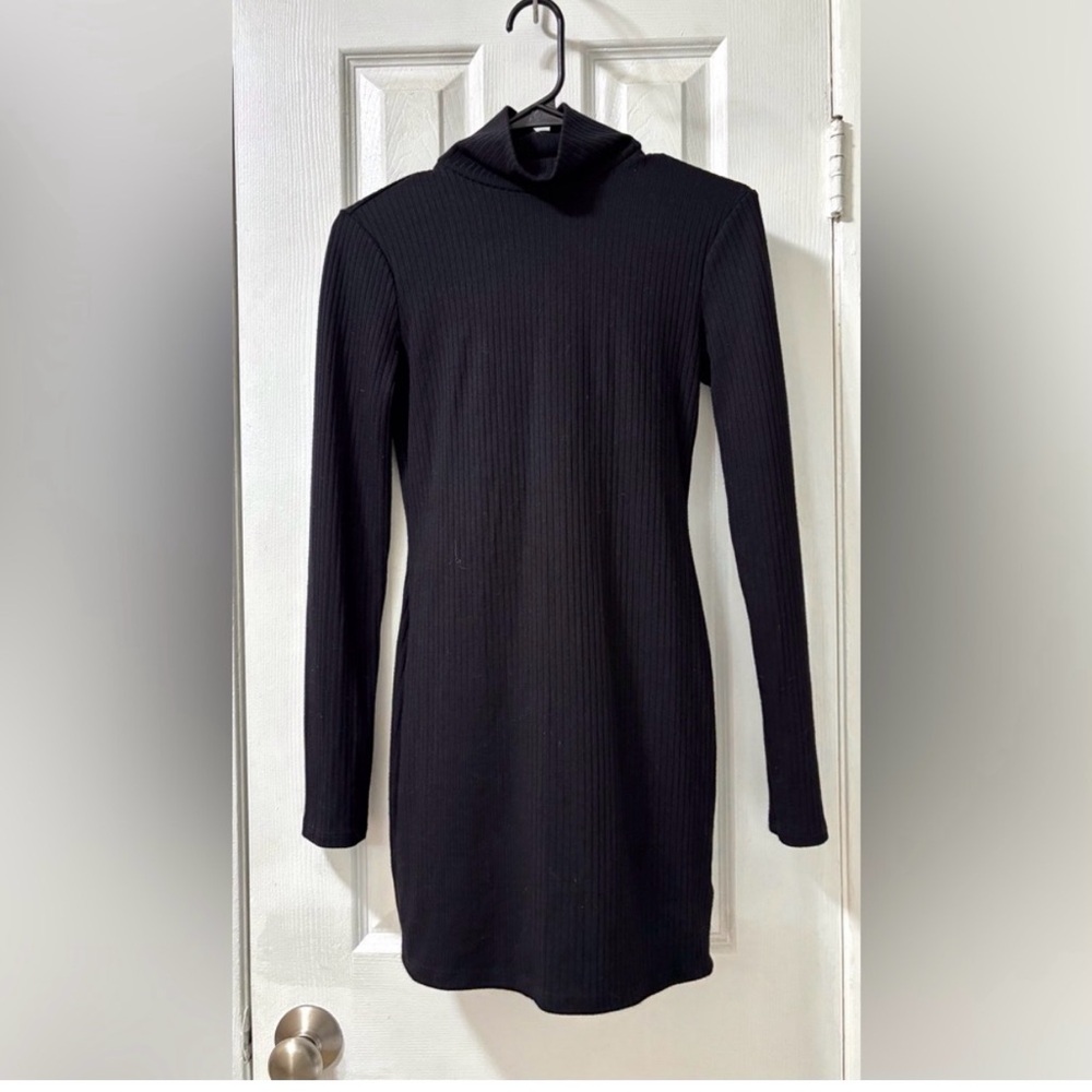Urban Outfitters Women’s Size S Petite Black Ribbed Long Sleeve Knit Mini Dress